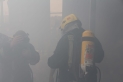 الدفاع المدني يخمد حريق هنجر يضم عدداً من المحال ومشغلاً لتصنيع الأثاث في محافظة المفرق