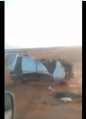 بالفيديو .. لحظة وقوع حادث سير مروع على الطريق الصحراوي