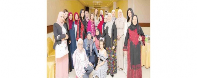 الملكة رانيا تلتقي سيدات من بني عباد