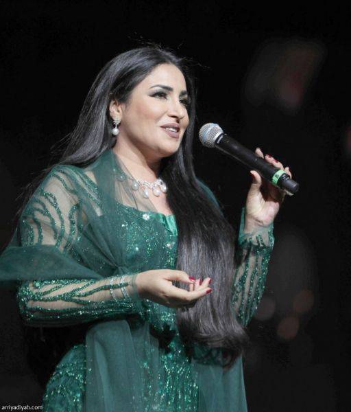 نجاح المساعيد تعلق على فرق العمر بينها وبين خطيبها.. وتنفي هذا الاتهام