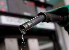 الشوبكي يطالب بخفيض الضريبة المقطوعة على المشتقات النفطية
