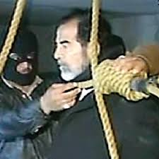 معلومات تكشف لأول مرة عن آخر لحظات صدام حسين (شاهد)