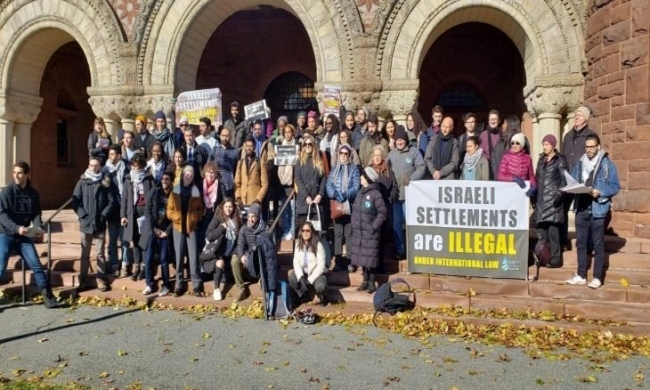 طلاب الحقوق في هارفارد يقاطعون كلمة للقنصل الإسرائيلي (فيديو)