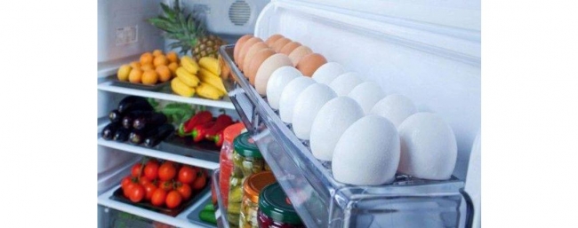 تعرفوا على أضرار حفظ البيض في بوابة الثلاجة