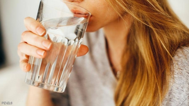 فوائد شرب الماء على معدة فارغة .. 11 تأثيرا حتميا