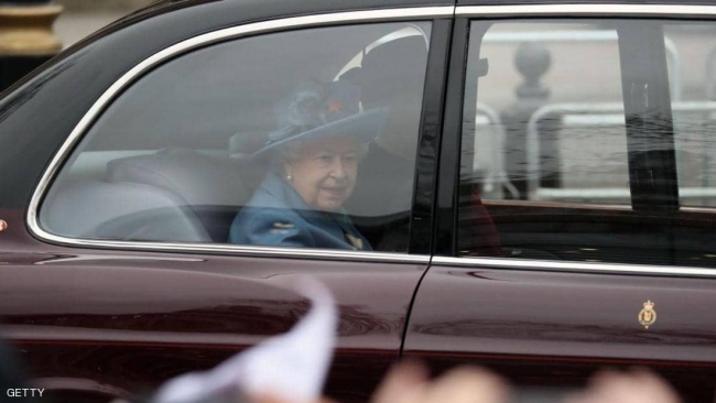كورونا يجبر ملكة بريطانيا على مغادرة قصرها