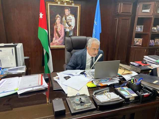 رئيس جامعة عمان الأهلية يشارك عن بعد بندوة اتحاد الجامعات العربية حول التحديات والفرص في ظل كورونا 