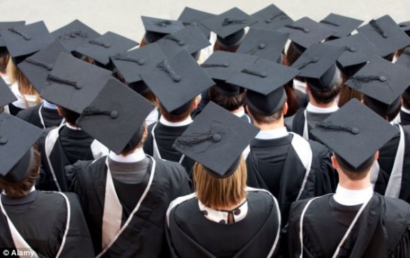 56 ألف طالب وطالبة تخرجوا من الجامعات خلال عامين