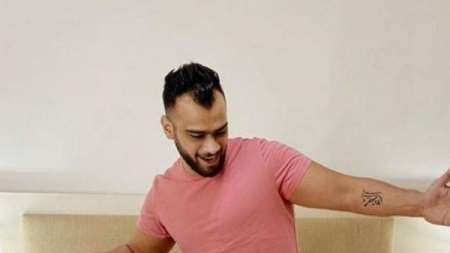 صديقة مصطفى حفناوي تكشف حقيقة إزالة الوشم من يده قبل دفنه