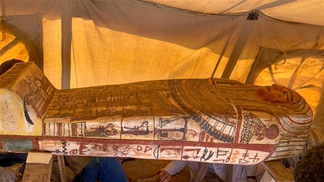 إكتشاف 14 مومياء في مصر عمرها أكثر من 3000 عام  صور