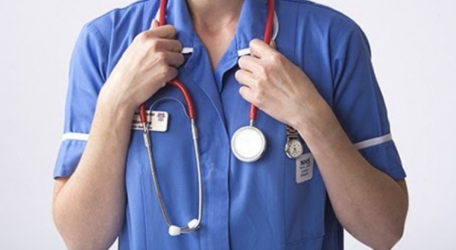 نقيب الممرضين: خلل في إجراءات متبعة تسبب بإصابة ممرضين بالفيروس