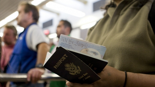 بايدن يعد بمنح الجنسية الأمريكية لـ 11 مليون مهاجر.