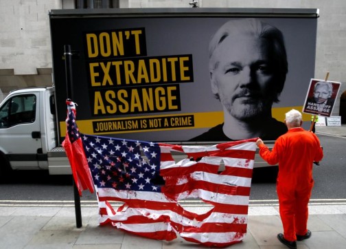 بريطانيا  ترفض تسليم  مؤسس  موقع  ويكيليكس  الى امريكا   خوفا على حياته