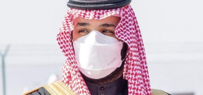 كمامة محمد بن سلمان في القمة الخليجية حديث المتابعين وهذا سعرها