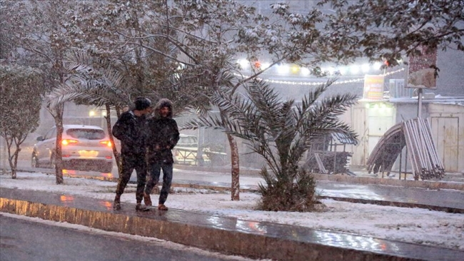مع هطول الثلوج.. فنادق إسطنبول تستضيف المشردين