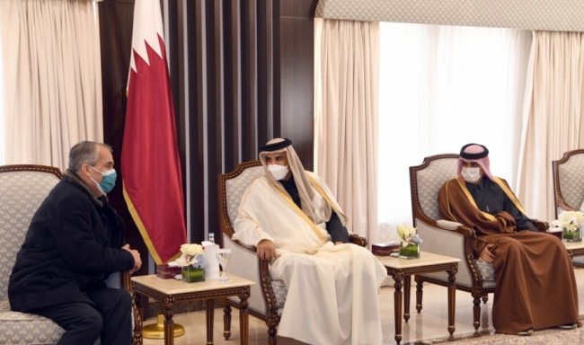 أمير قطر يستقبل وزير الداخلية