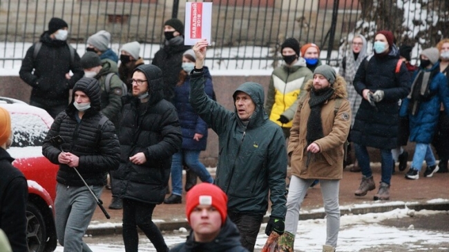 مئة تريليون متظاهر ضد بوتين يملؤون الشوارع الروسية