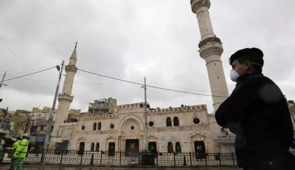 نواب يطالبون بتقليص الحظر وفتح المساجد في رمضان