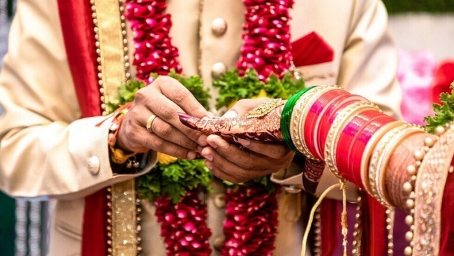 عروس هندية تتوفى بنوبة قلبية أثناء زفافها فتحل أختها محلها