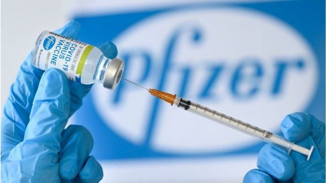 بيانات إسرائيلية تكشف انخفاض فعالية لقاح فايزر بمنع الإصابة بكورونا