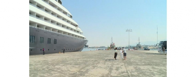 باخرة تحمل سياحا سعوديين تصل ميناء العقبة