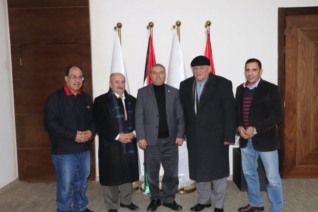 هيئة الرواد تبارك للشريف فواز شرف وسام مئوية الدولة الأردنية