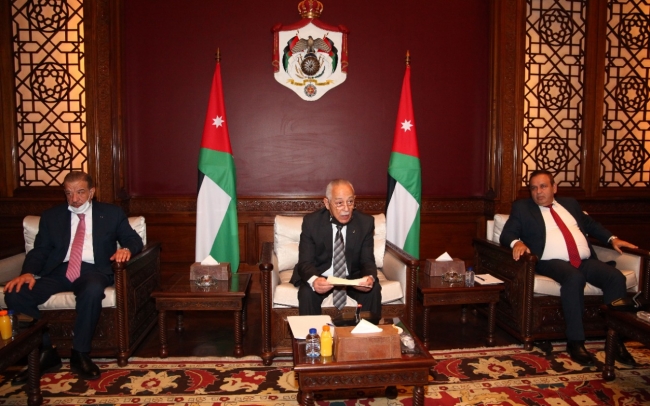 رئيس الديوان الملكي الهاشمي يلتقي رؤساء اللجان النيابية للمجلس النيابي التاسع