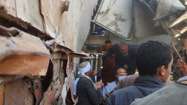وفاة 16 شخصا وإصابة 18 آخرين بحادث سير في مصر