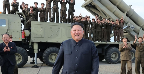 ( شاهد بالفيديو ) الصين تحذر من حرب عالميه ثالثه....وكوريا الشماليه تهدد بازالة كل من يتعرض لها من الوجود