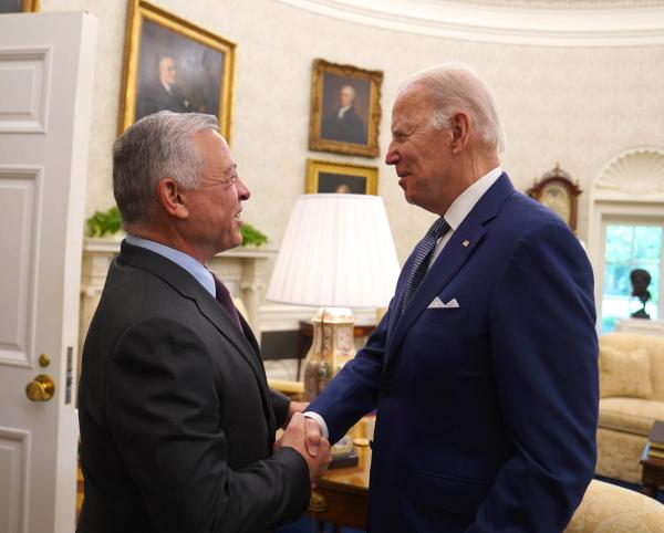 الملك يؤكد لبايدن عمق علاقات الصداقة والشراكة الاستراتيجية بين الأردن وأمريكا