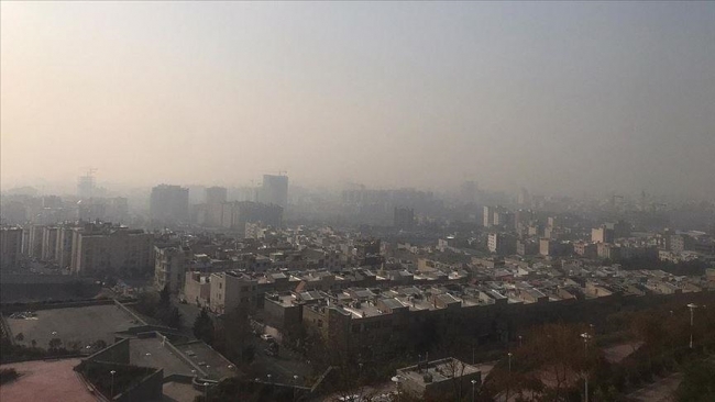 طهران تعليق عمل مؤسسات رسمية وتعليمية بسبب تلوث الهواء
