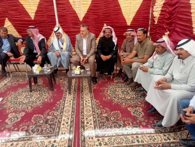 رئيس بلدية الحسينيه  الذيابات يتحدث للقلعة نيوز أثناء زيارة أعضاء  المجتمع المحلي إلى مصنع الكرتون.. فيديو وصور