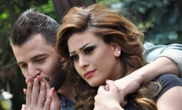 حسام جنيد يبكي بحُرقة بعد انفصاله عن الفنانة إمارات رزق