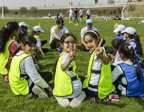 الجيل المبهر تنظم أنشطة كرة القدم من أجل التنمية للمتطوعات في قطر