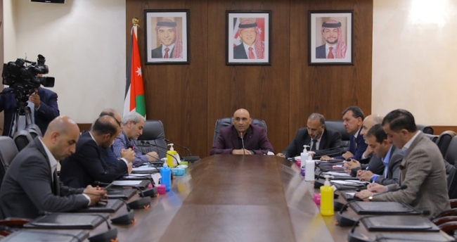 فلسطين النيابية تدين اعتقال رئيس بلدية ظاهرية الخليل