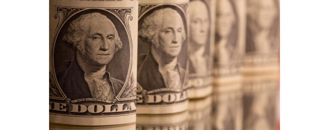الدولار يهبط بعد بيانات أضعف من المتوقع للتضخم في الولايات المتحدة