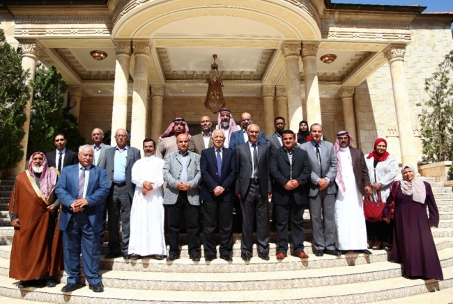 تنفيذا  لتوجيهات الملك   العيسوي  التقي اليوم بمجلس محافظة الطفيله  للتعرف  على احتياجات المواطنيين ومشكلاتهم