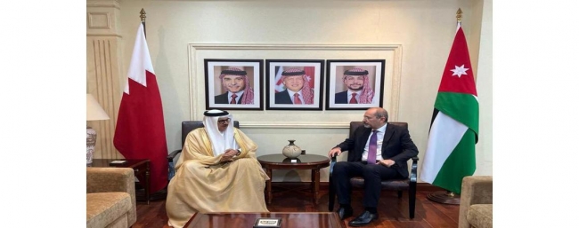 وزير الخارجية يعقد مباحثات موسعة مع نظيره البحريني