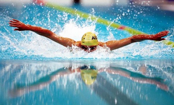 4 ميداليات لمنتخب السباحة في بطولة عربية