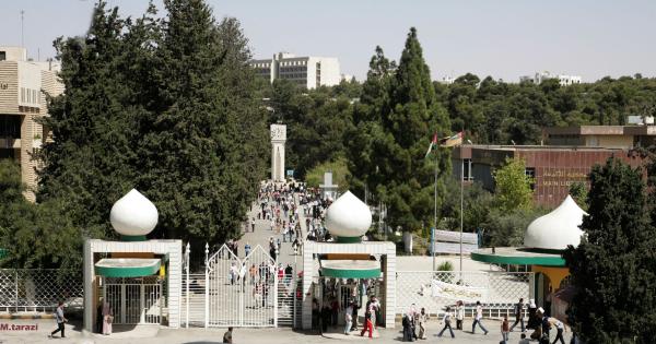 إعفاء المبعوثين على نفقة الجامعات الرسمية من الغرامات
