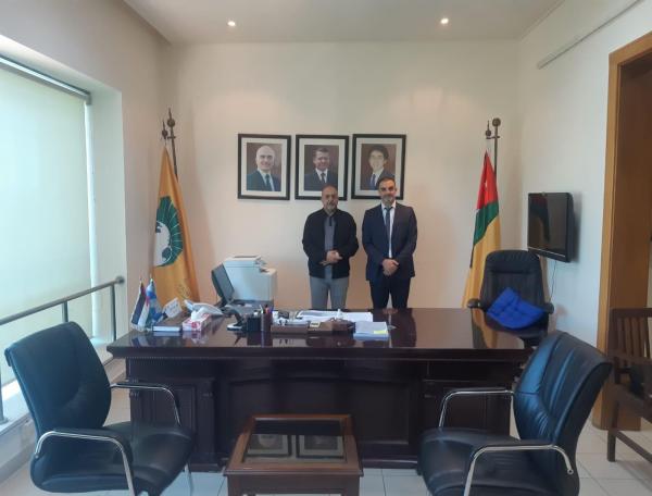 المستشار الأول لسفارة جورجيا يزور كلية الأمير الحسين للدراسات الدولية