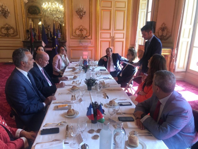 الفايز يلتقي مجموعة الصداقة الفرنسية الأردنية في مجلس الشيوخ الفرنسي