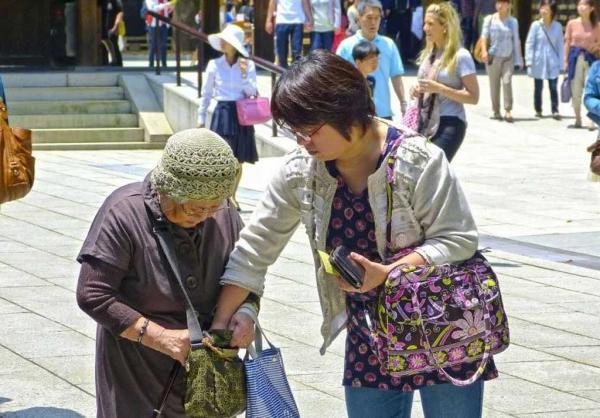 لأول مرة  كبار السن يتجاوزون 15 من سكان اليابان