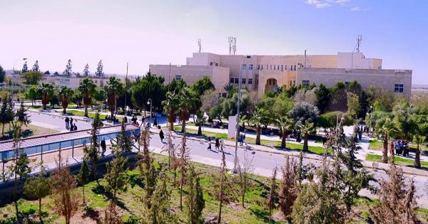 بحث التعاون بين جامعة آل البيت والملحقية الثقافية التونسية