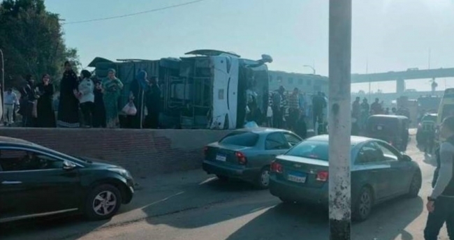 حادث تصادم مروّع بين حافلة طلاب وقطار في مصر