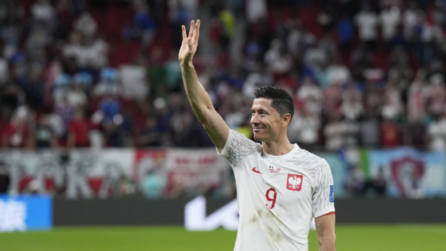 ليفاندوفسكي يعلق على خروج منتخب بولندا من مونديال قطر