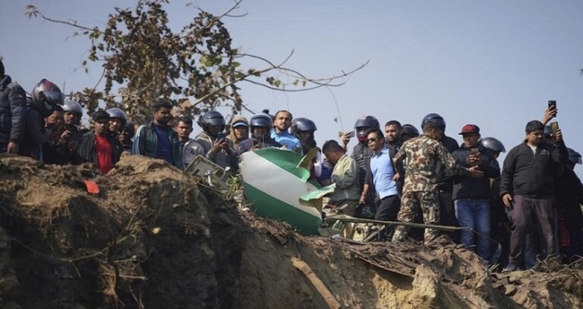 مسؤول: عدد من الناجين بعد تحطم طائرة ركاب في نيبال
