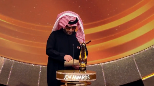 آل الشيخ يفاجئ اللاعب حكيمي بطلب بخصوص والدته خلال تكريمه في joy awards