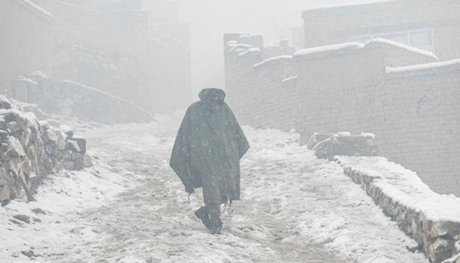 البرد الشديد يؤدي بحياة 166 بأفغانستان