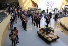 متحف الدبابات يحتفي بعيد ميلاد الملك الـ 61